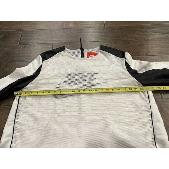 Nike Womens White Black Perforated 3/4 Sleeve Crew Top Size XL 749122-100 $120 - Picture 8 of 12